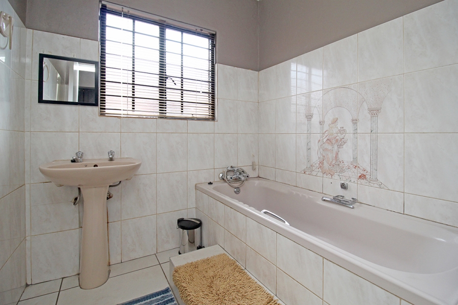 3 Bedroom Property for Sale in Dobsonville Gauteng