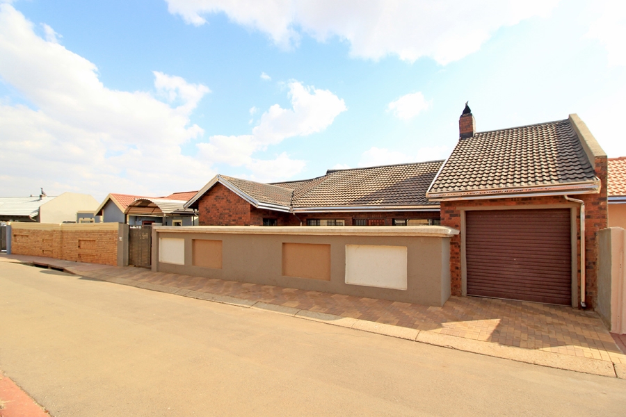 3 Bedroom Property for Sale in Dobsonville Gauteng