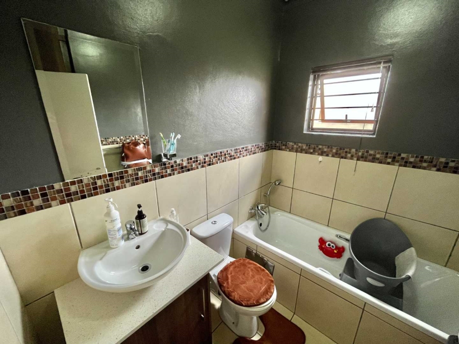 2 Bedroom Property for Sale in Barbeque Downs Gauteng