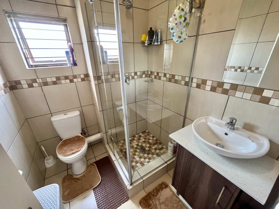 2 Bedroom Property for Sale in Barbeque Downs Gauteng