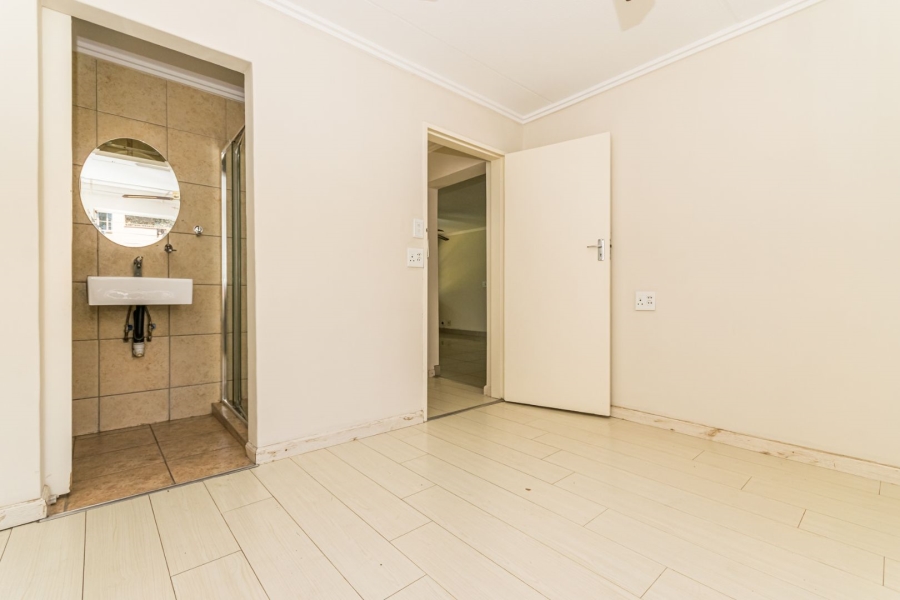 2 Bedroom Property for Sale in Vorna Valley Gauteng