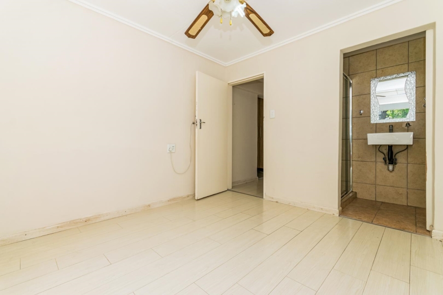 2 Bedroom Property for Sale in Vorna Valley Gauteng