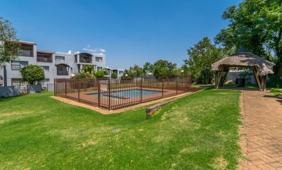 2 Bedroom Property for Sale in Vorna Valley Gauteng