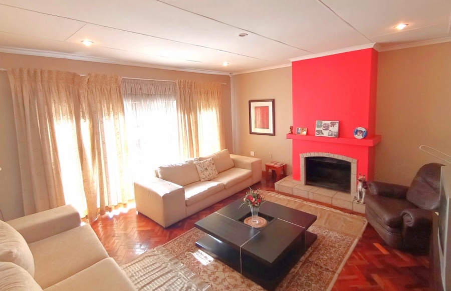 3 Bedroom Property for Sale in Doornrandje Gauteng