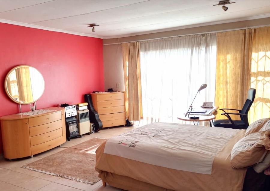 3 Bedroom Property for Sale in Doornrandje Gauteng