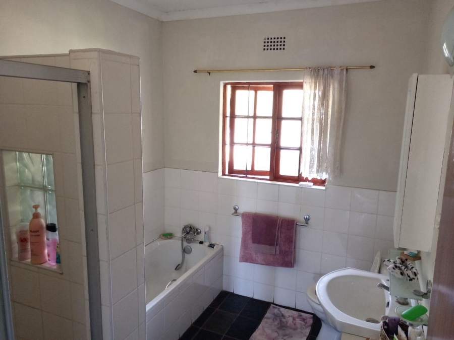 4 Bedroom Property for Sale in Doornrandje Gauteng