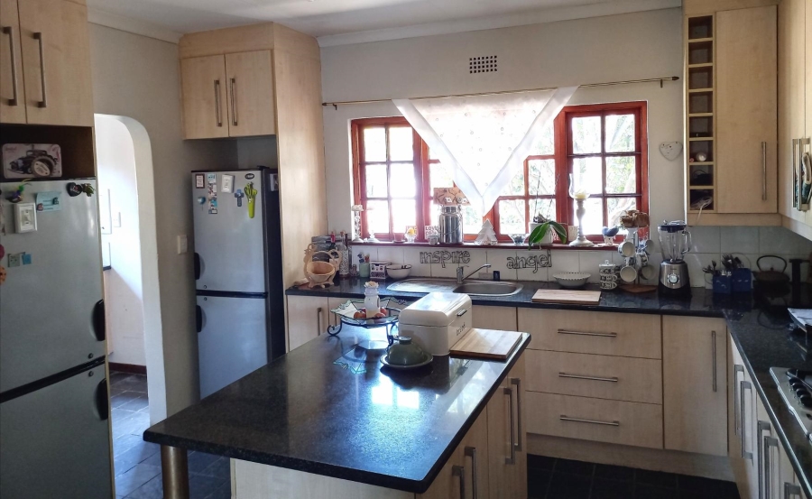 4 Bedroom Property for Sale in Doornrandje Gauteng