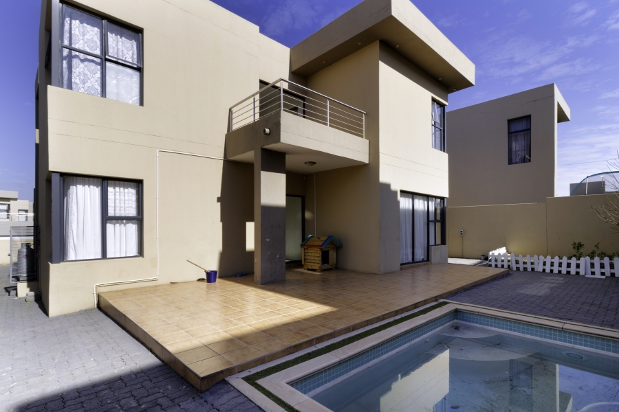 4 Bedroom Property for Sale in North Riding Gauteng