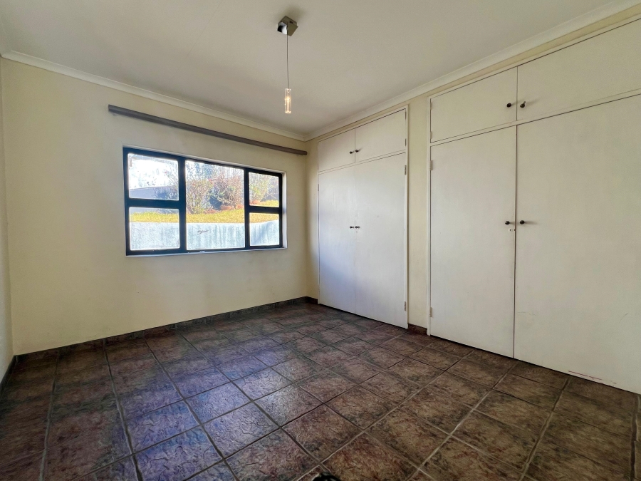 6 Bedroom Property for Sale in Bassonia Gauteng