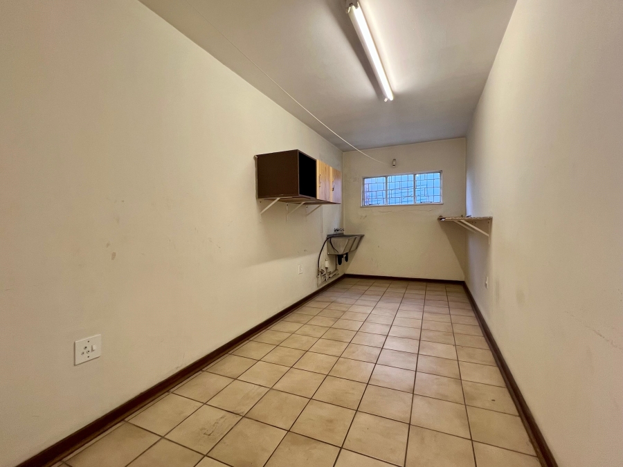 6 Bedroom Property for Sale in Bassonia Gauteng