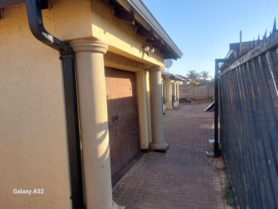 3 Bedroom Property for Sale in Lotus Gardens Gauteng