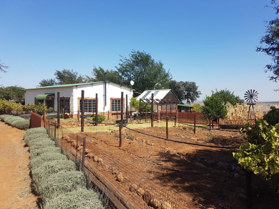 4 Bedroom Property for Sale in Stryfontein AH Gauteng