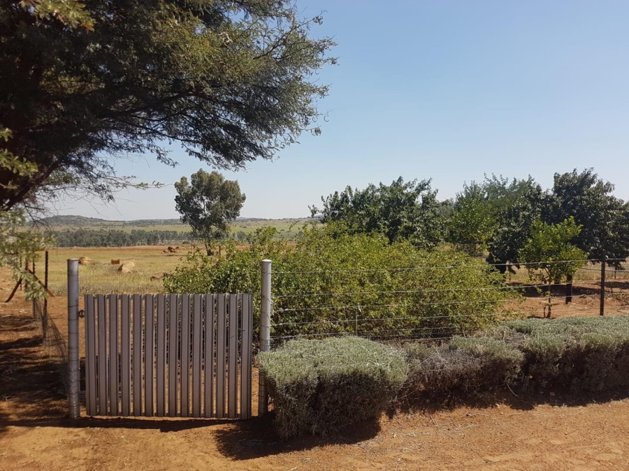 4 Bedroom Property for Sale in Stryfontein AH Gauteng