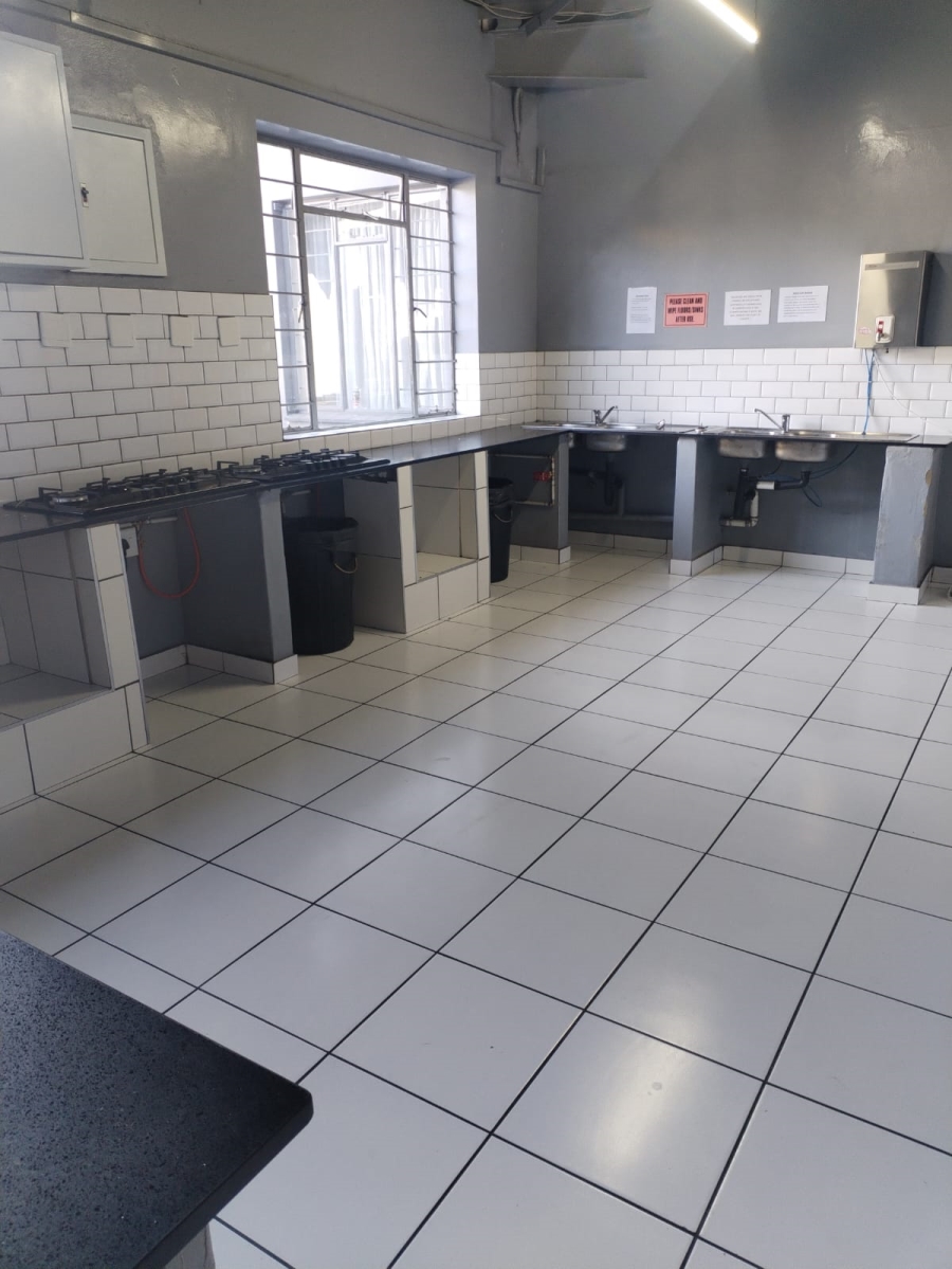 To Let 1 Bedroom Property for Rent in Edenvale Central Gauteng