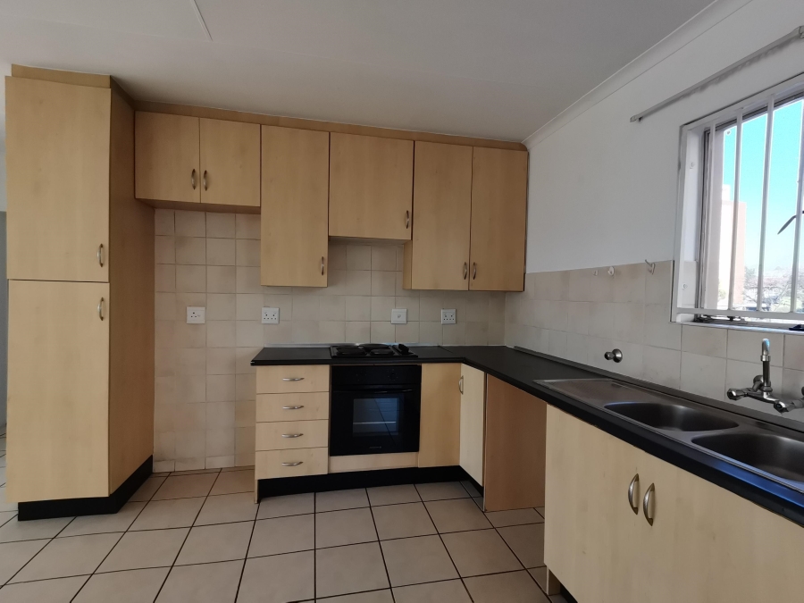 To Let 3 Bedroom Property for Rent in Queenswood Gauteng