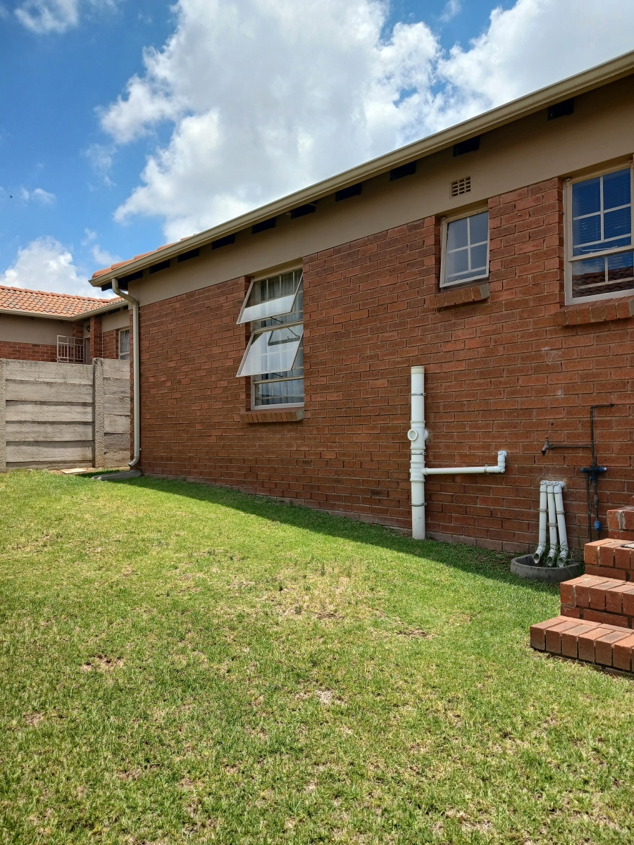 3 Bedroom Property for Sale in Thatch Hill Estate Gauteng