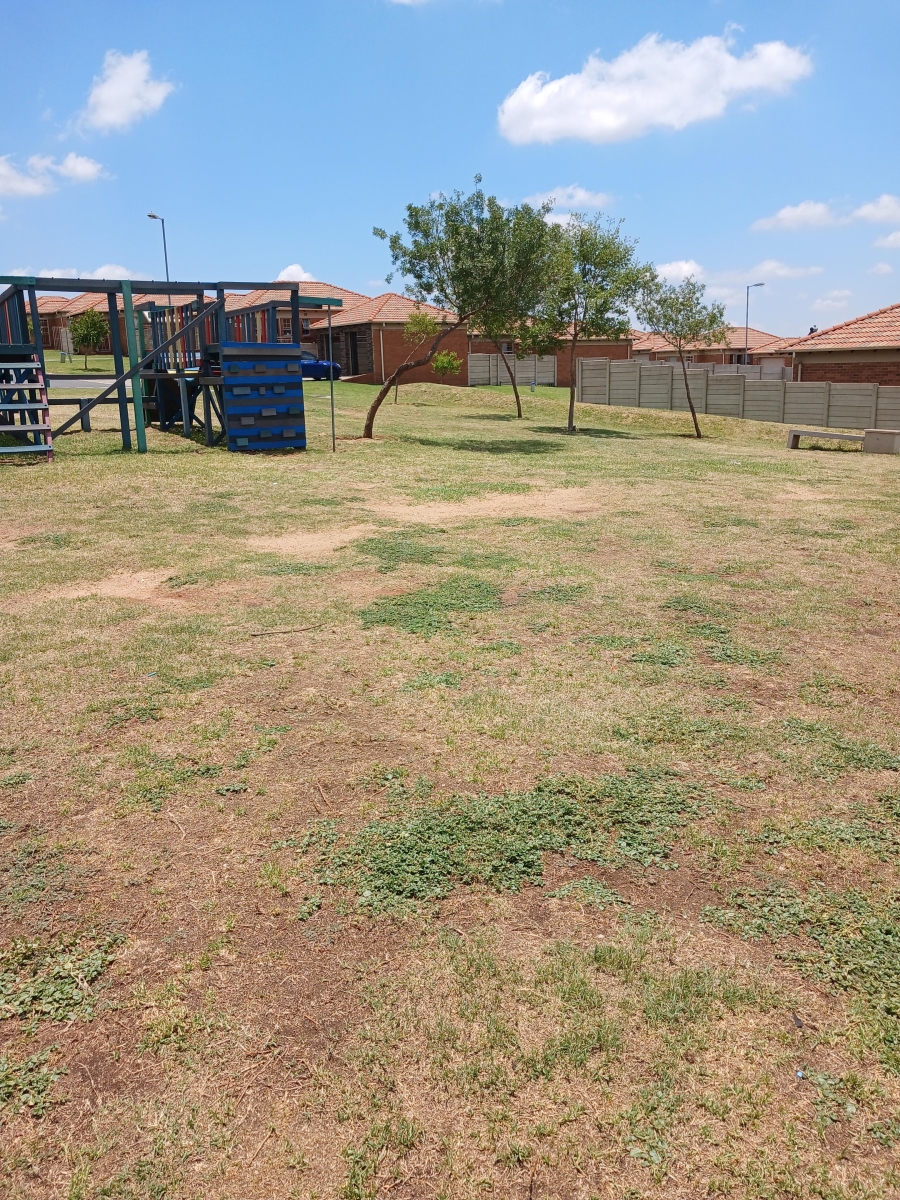 3 Bedroom Property for Sale in Thatch Hill Estate Gauteng