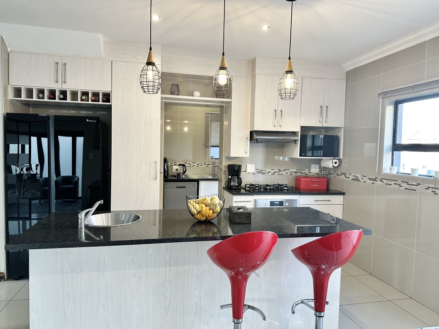 4 Bedroom Property for Sale in Thatchfield Estate Gauteng