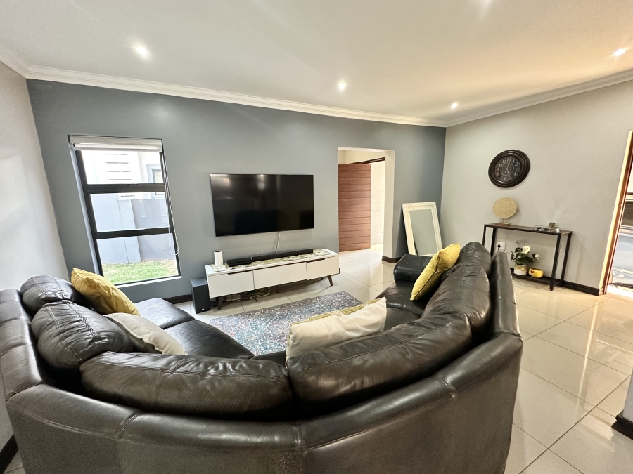 4 Bedroom Property for Sale in Thatchfield Estate Gauteng