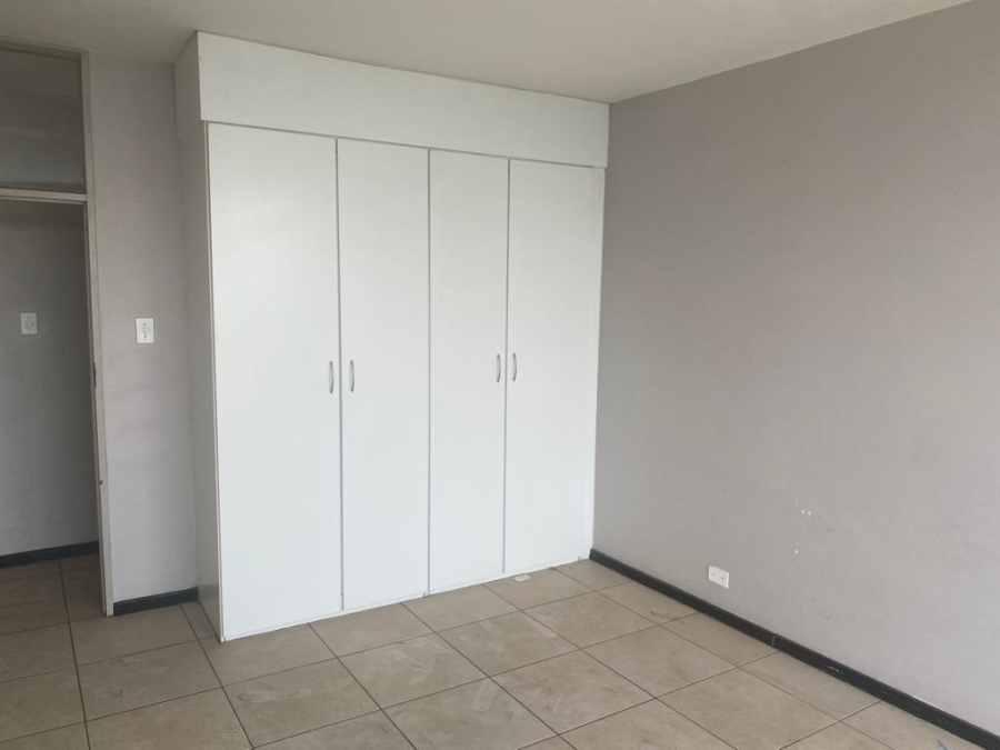 1 Bedroom Property for Sale in Elma Park Gauteng