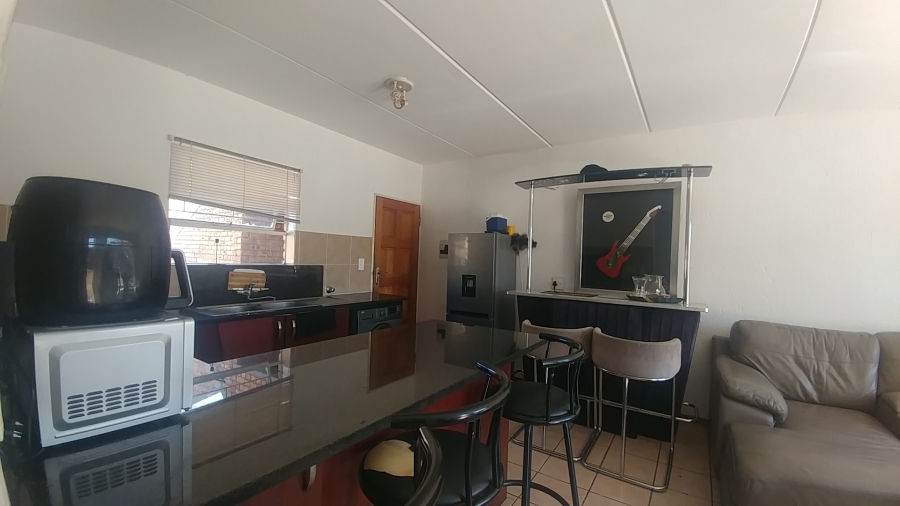 2 Bedroom Property for Sale in Arundo Estate Gauteng