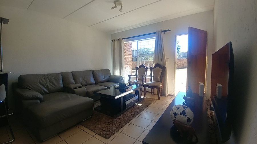 2 Bedroom Property for Sale in Arundo Estate Gauteng