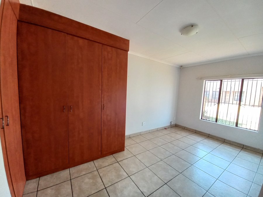 3 Bedroom Property for Sale in Denneoord Gauteng