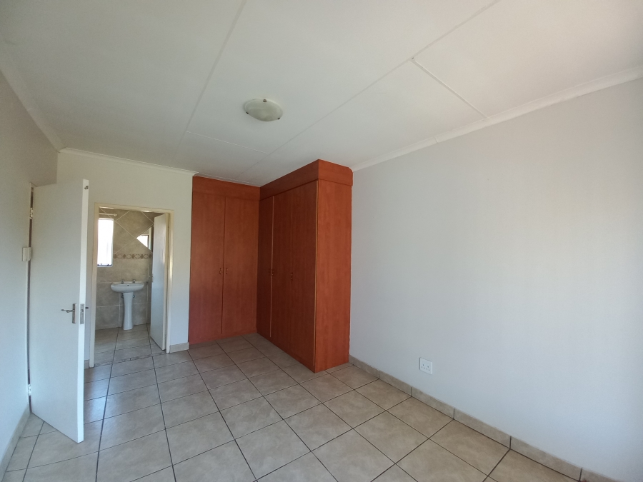 3 Bedroom Property for Sale in Denneoord Gauteng