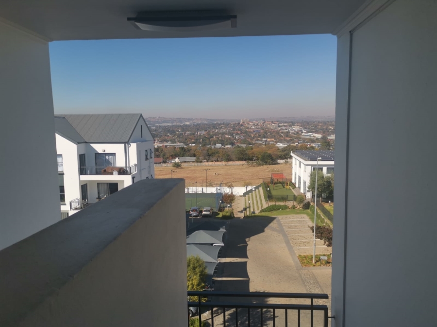 To Let 1 Bedroom Property for Rent in Greenstone Ridge Gauteng