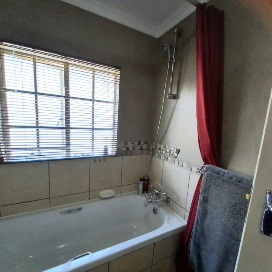 2 Bedroom Property for Sale in Greymont Gauteng