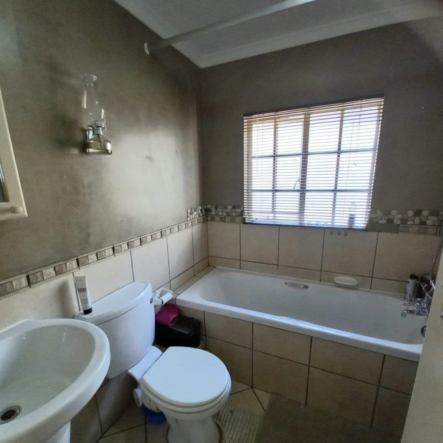 2 Bedroom Property for Sale in Greymont Gauteng