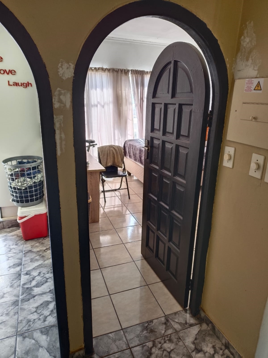 2 Bedroom Property for Sale in Sunnyside Gauteng