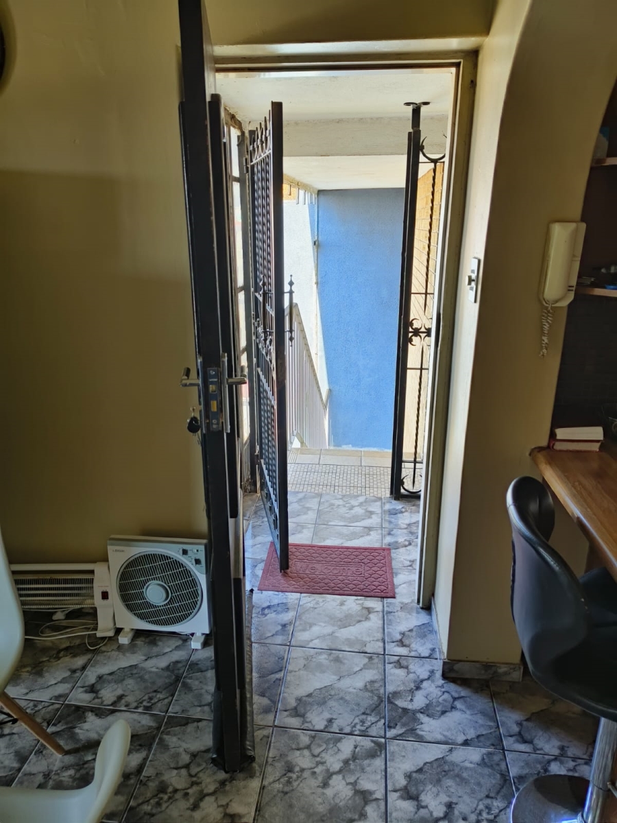 2 Bedroom Property for Sale in Sunnyside Gauteng