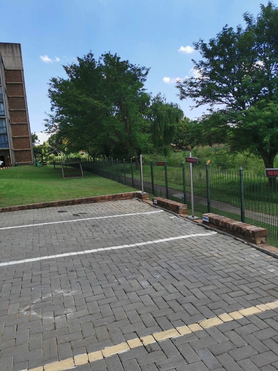 2 Bedroom Property for Sale in Kilner Park Gauteng