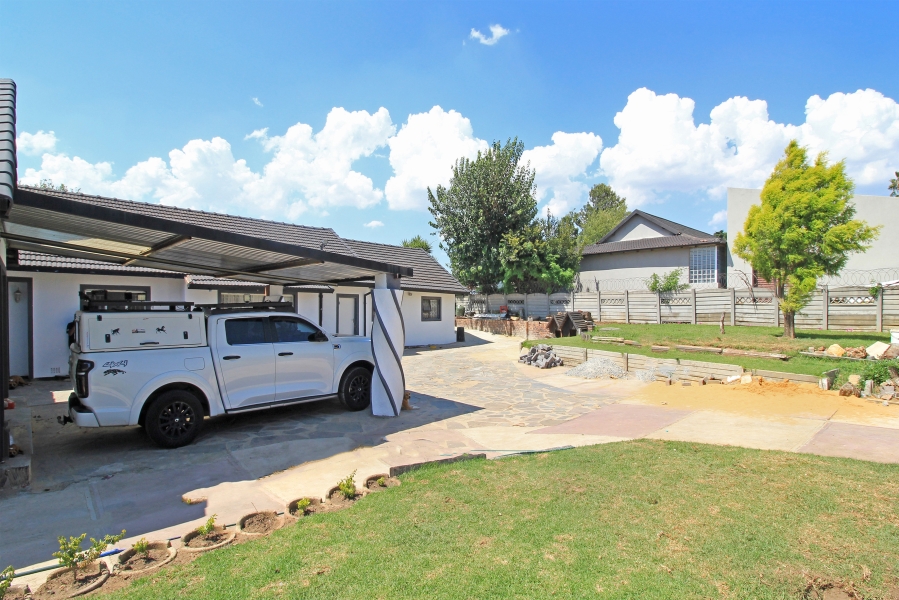 4 Bedroom Property for Sale in Rembrandt Park Gauteng