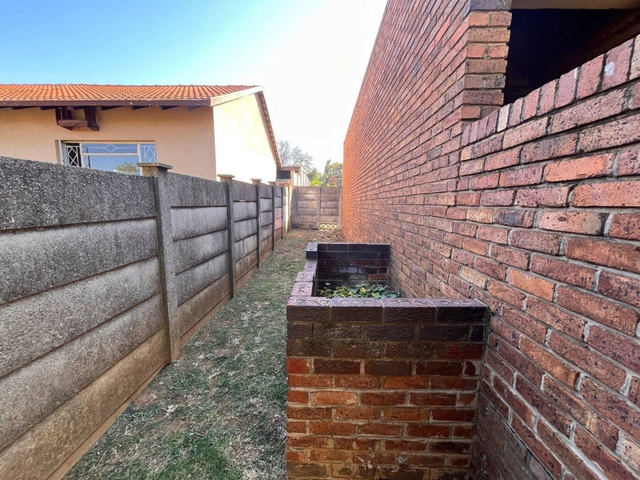 3 Bedroom Property for Sale in Dalpark Proper Gauteng