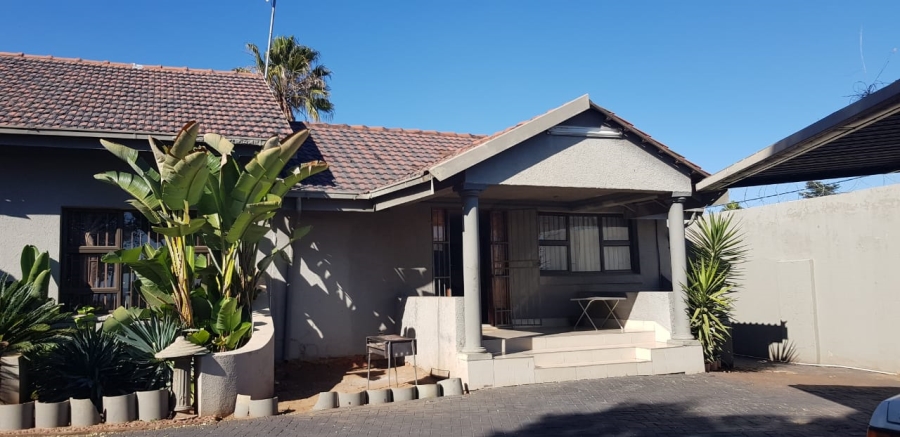 12 Bedroom Property for Sale in Erasmia Gauteng