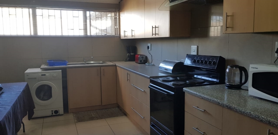 12 Bedroom Property for Sale in Erasmia Gauteng