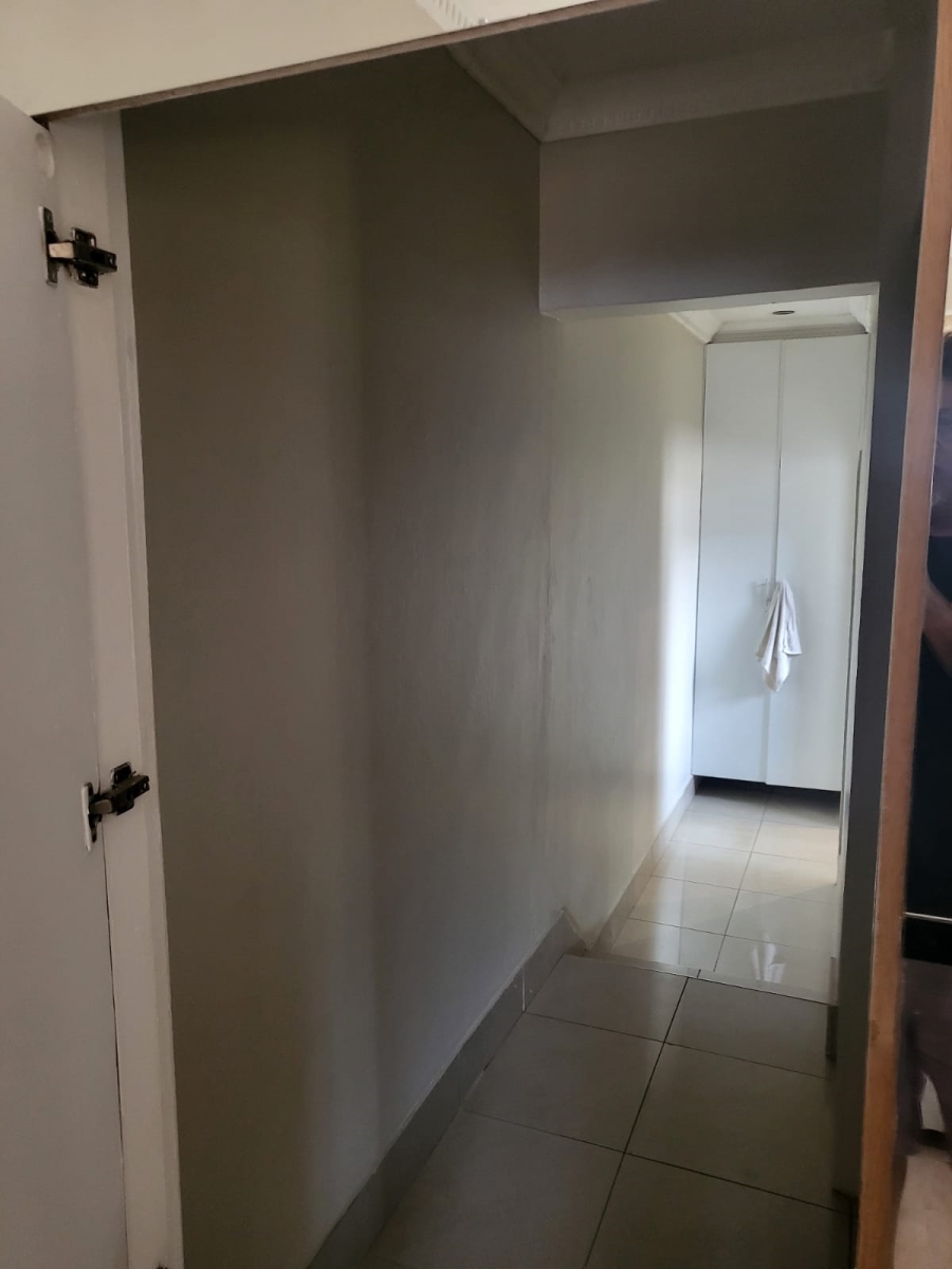 12 Bedroom Property for Sale in Erasmia Gauteng