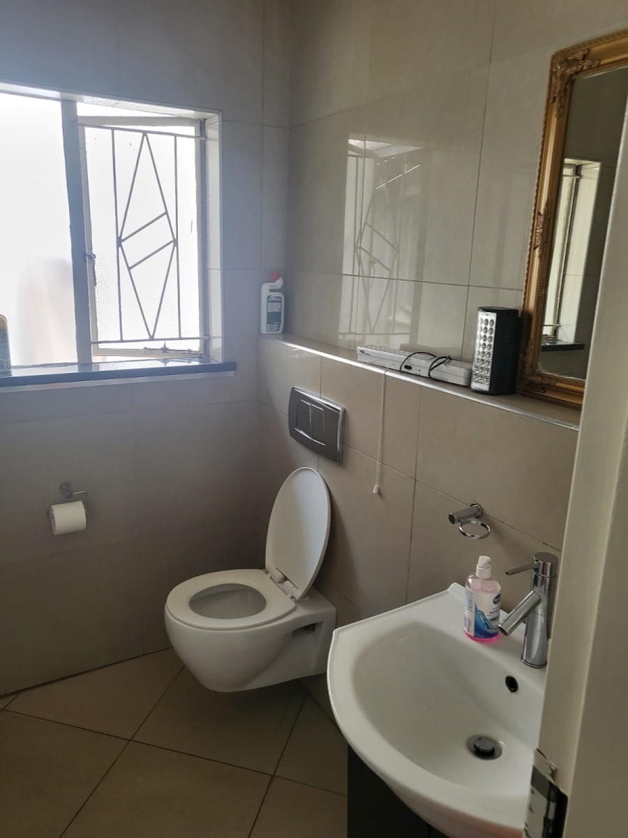 12 Bedroom Property for Sale in Erasmia Gauteng