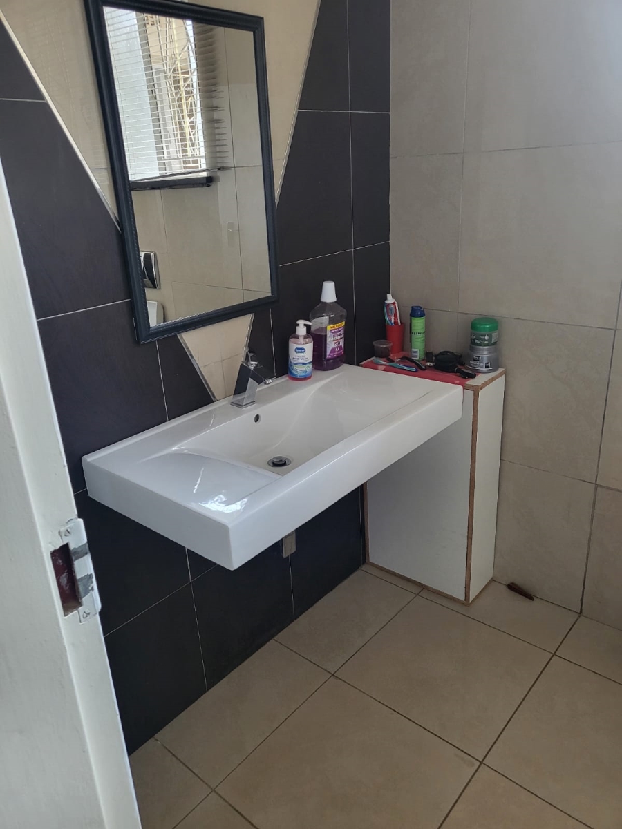 12 Bedroom Property for Sale in Erasmia Gauteng