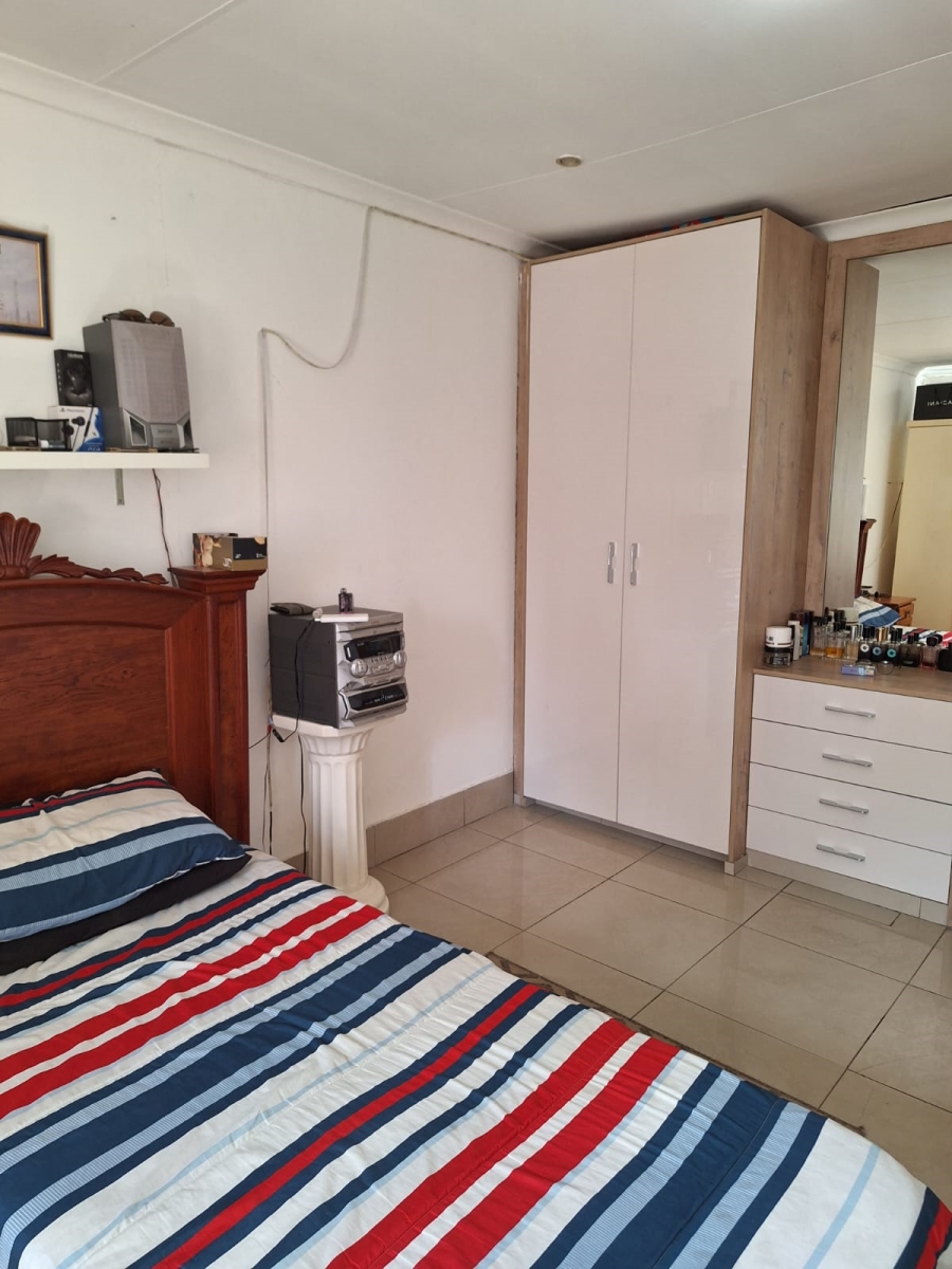 12 Bedroom Property for Sale in Erasmia Gauteng