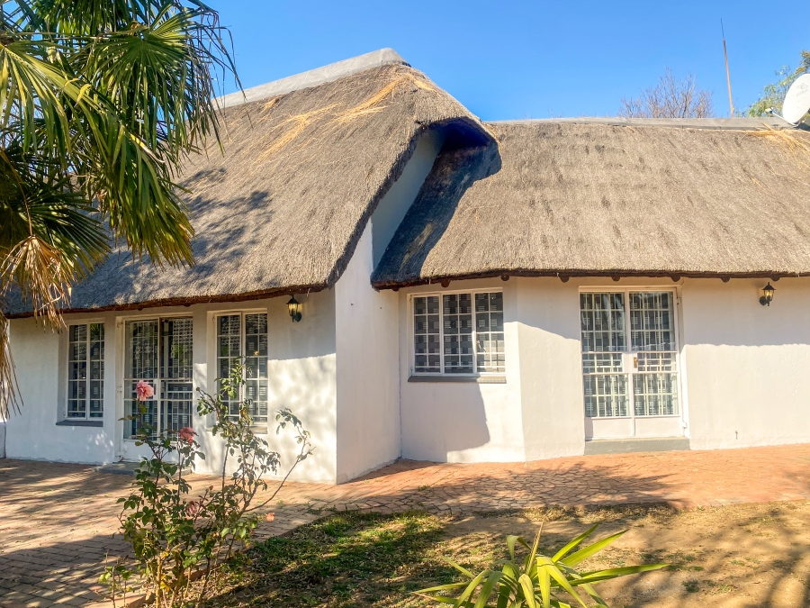 To Let 3 Bedroom Property for Rent in Buccleuch Gauteng