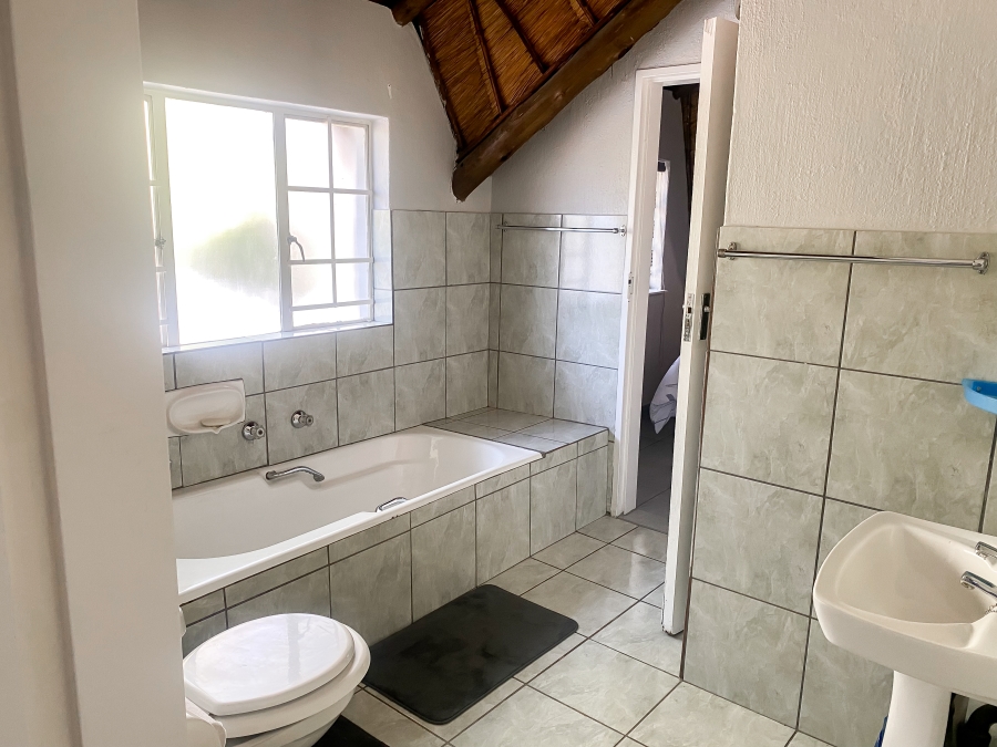 To Let 3 Bedroom Property for Rent in Buccleuch Gauteng