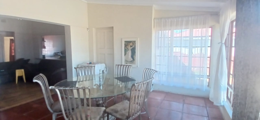 5 Bedroom Property for Sale in Discovery Gauteng