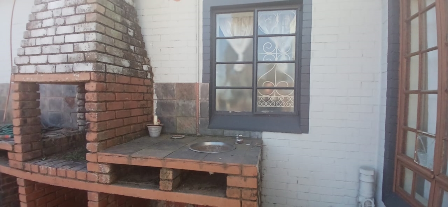 5 Bedroom Property for Sale in Discovery Gauteng