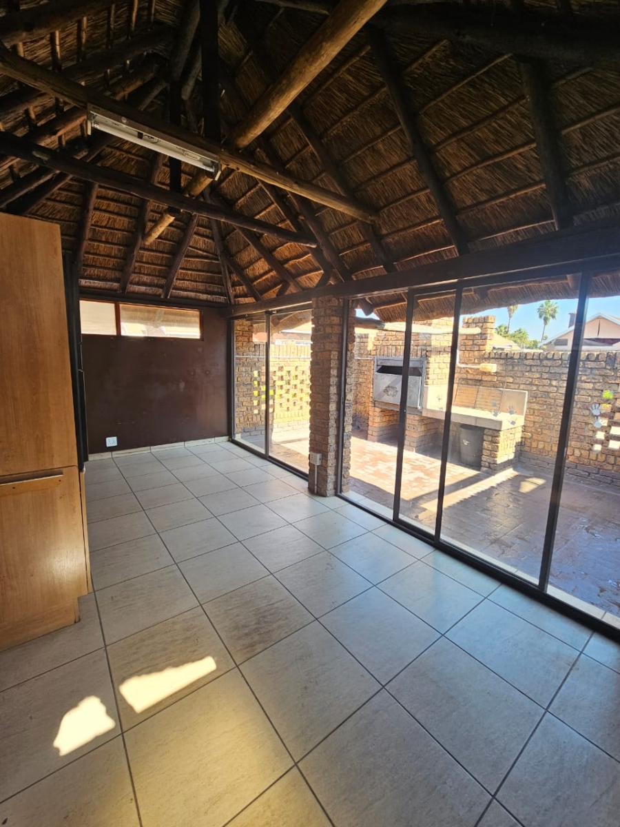 To Let 2 Bedroom Property for Rent in Doornpoort Gauteng