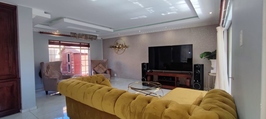 3 Bedroom Property for Sale in Rooihuiskraal North Gauteng