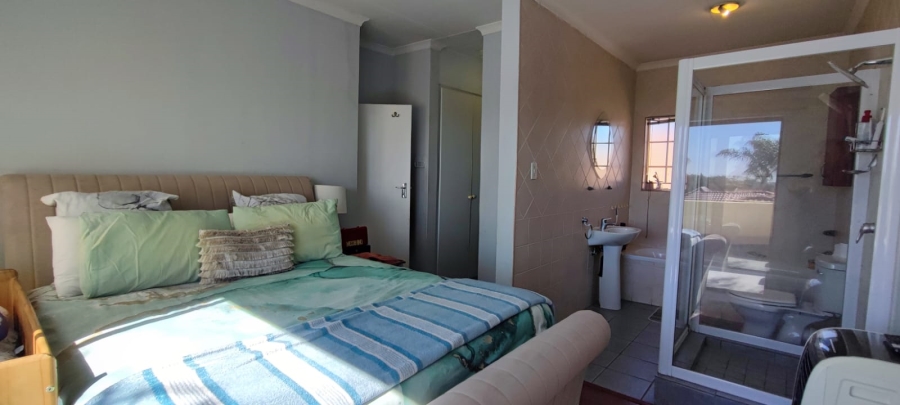 3 Bedroom Property for Sale in Rooihuiskraal North Gauteng