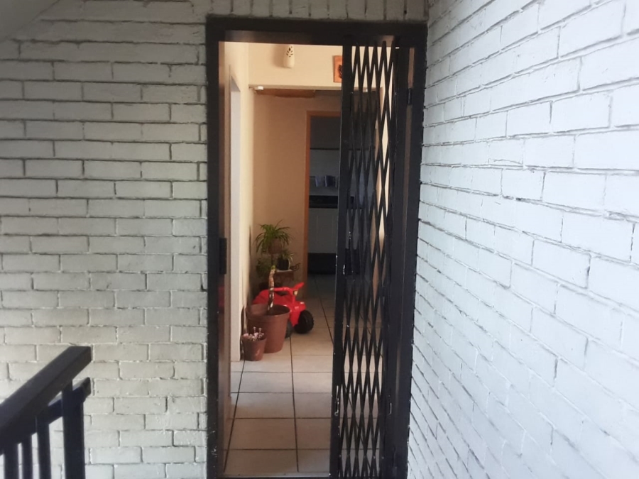 1 Bedroom Property for Sale in Bonaero Park Gauteng